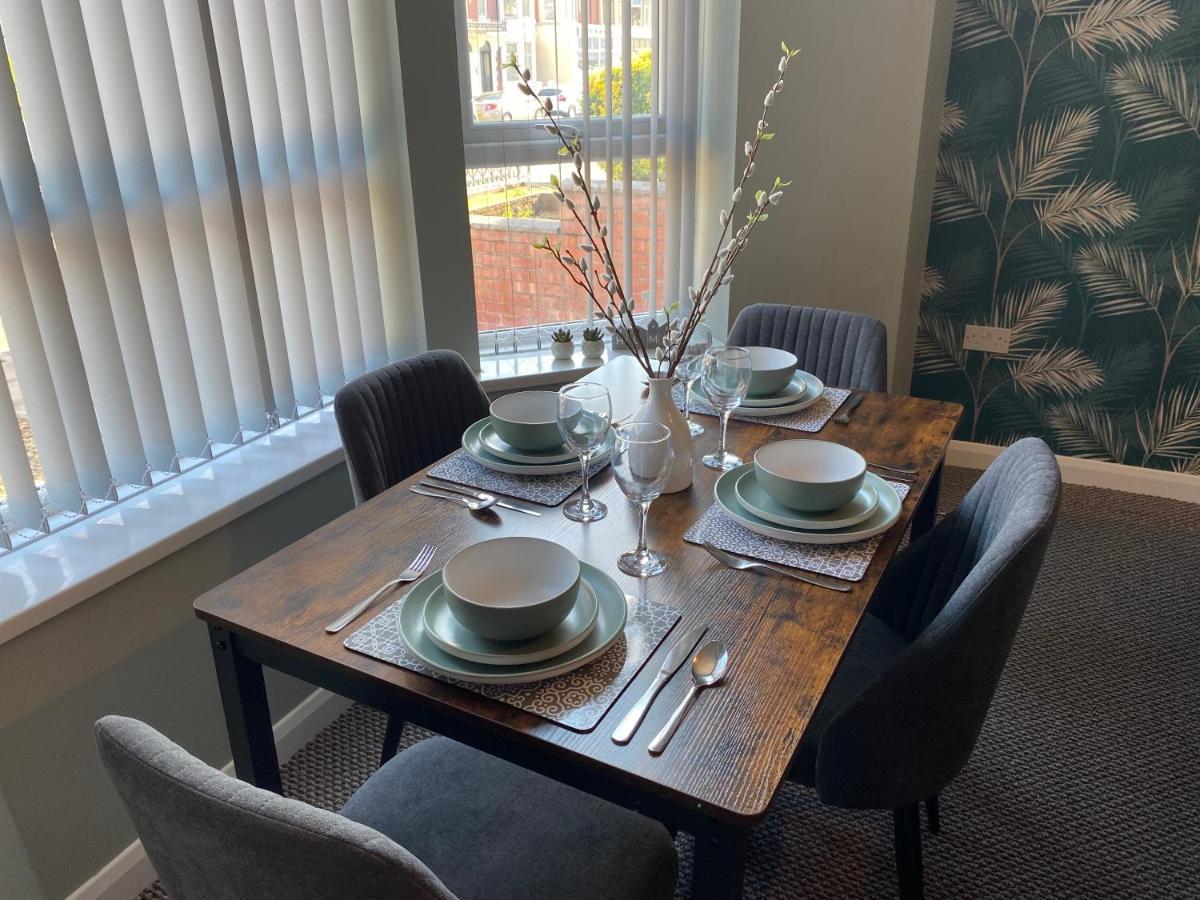 Blackpool Sleepover Apartment 1 Free Parking Sleeps 6 Eksteriør billede
